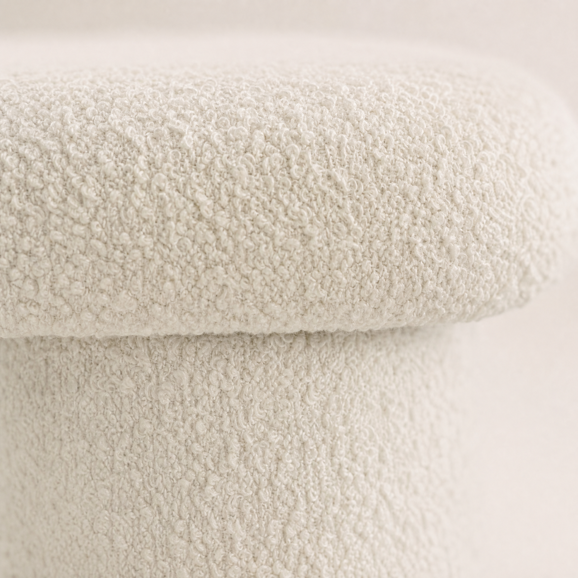 Willow Upholstered Bench – Cream